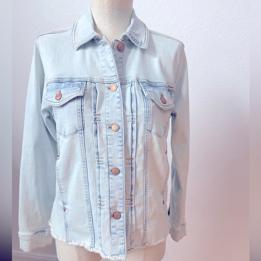 Denim & Co. Canyon Retreat Easy Stretch Fray Hem Detail Denim Jacket